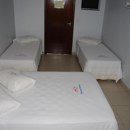 Pousada Santana - Trindade Goiás Quarto foto